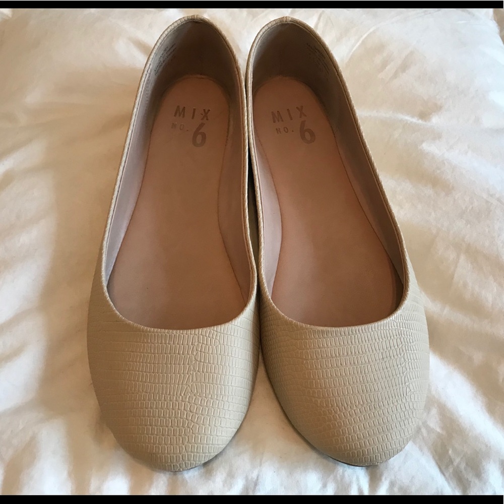 Mix No. 6 Danzey Tan Flats